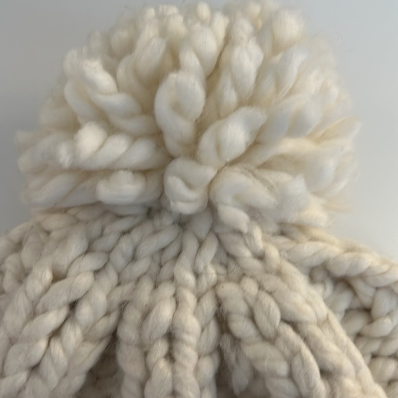 JustFab Cream Cable Knit Fisherman Winter Fall Comfy Beanie Hat One Size - Picture 2 of 3